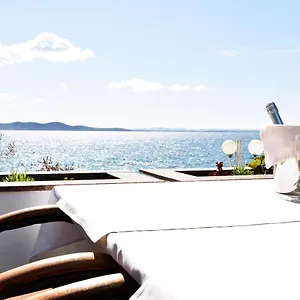 https://hotel-villa-nico.hotelinzadar.com